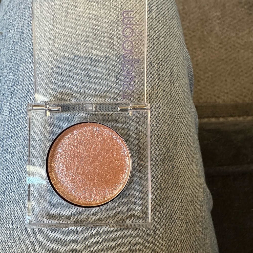 Urban Decay Shimmering Peach Eyeshadow